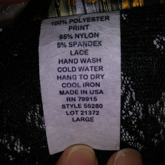 NY Invasion blouse - Picture 4 of 4